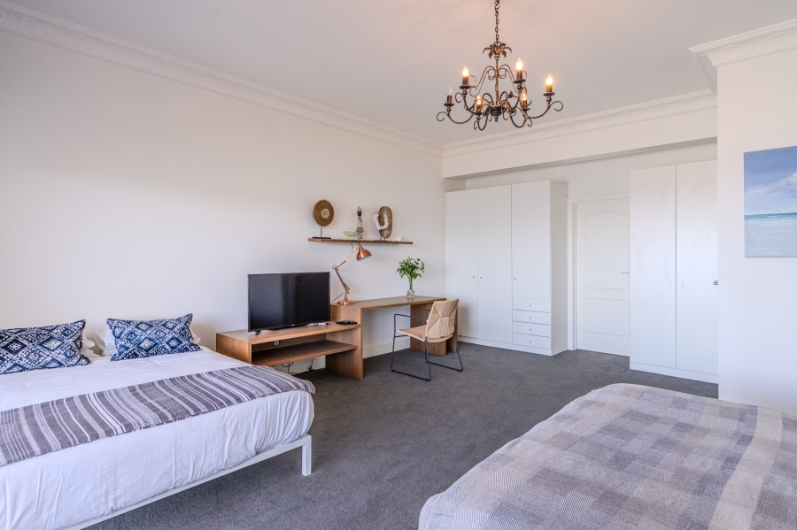 5 Bedroom Property for Sale in Simons Kloof Western Cape